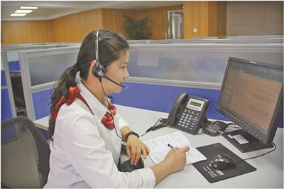 28 2017年12月28日,我市12333电话咨询服务中心负责人在北京接受表彰