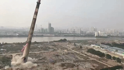 15秒!宁波中心城区最后一根"工业烟囱"退出历史舞台