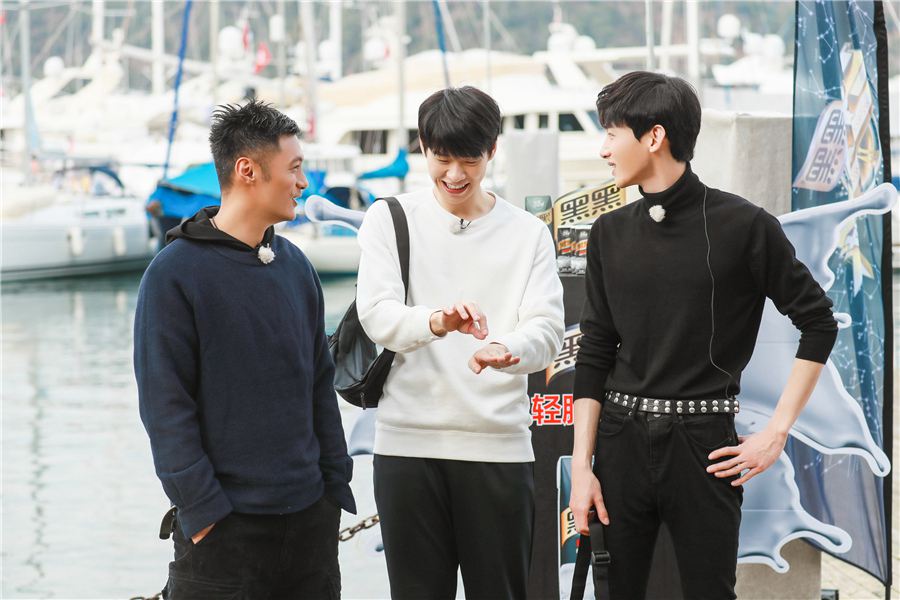 《二十四小时》白敬亭成最冷静星主 胡一天熊梓淇电话互坑