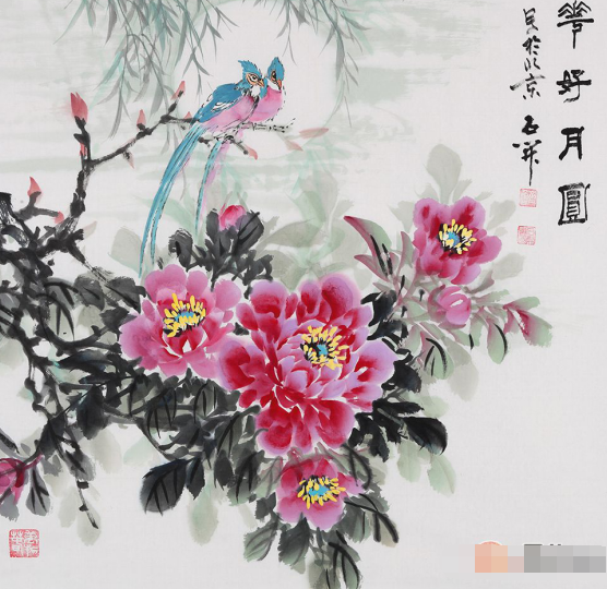 而当代写意牡丹画家石开钟爱牡丹,精研传统名人字画,不断临摹,又注重