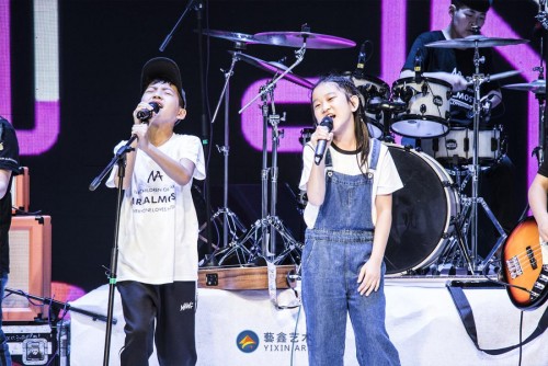 演奏曲目:翻唱《结果》《不会改变》 原创《是谁泄露了我的秘密》 免