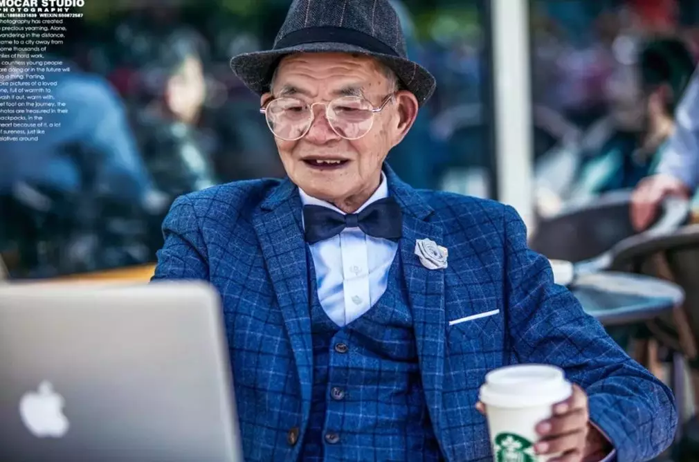 看哭!海宁83岁老人成最时髦外公 照片背后是这样的故事