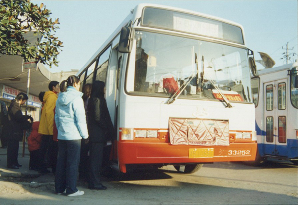 2000年公交车图片