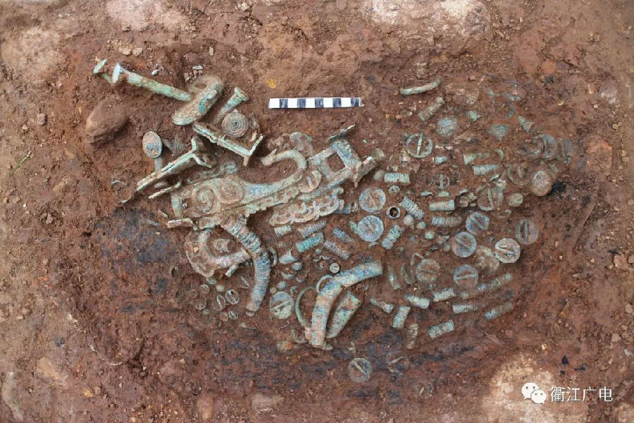 罕见!衢江发现西周早期古墓葬 出土大量青铜文物