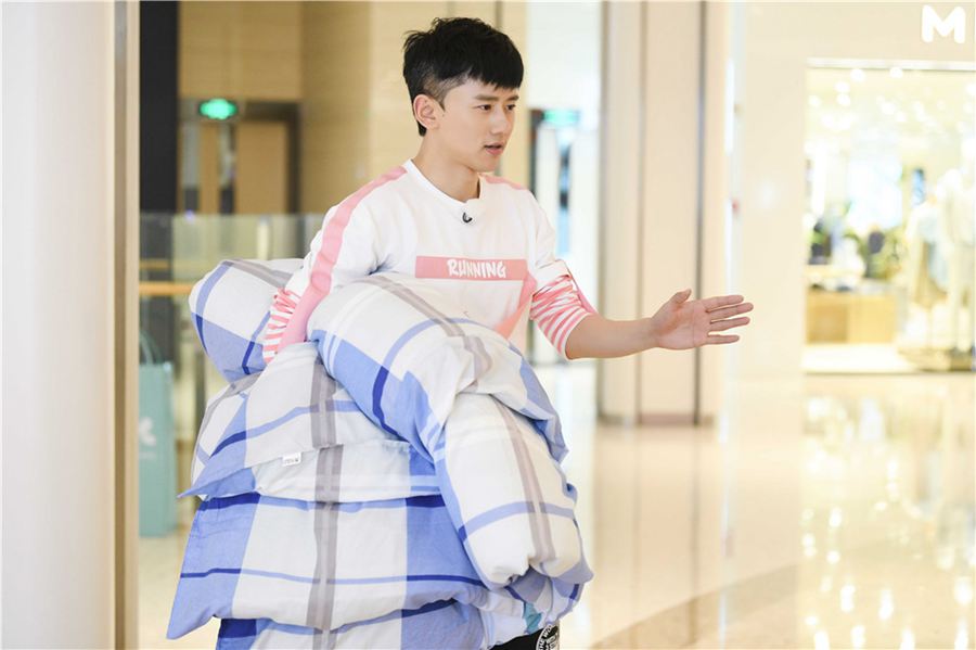 鹿晗惊艳开嗓反遭"diss"《奔跑吧》张杰张靓颖同台飙歌