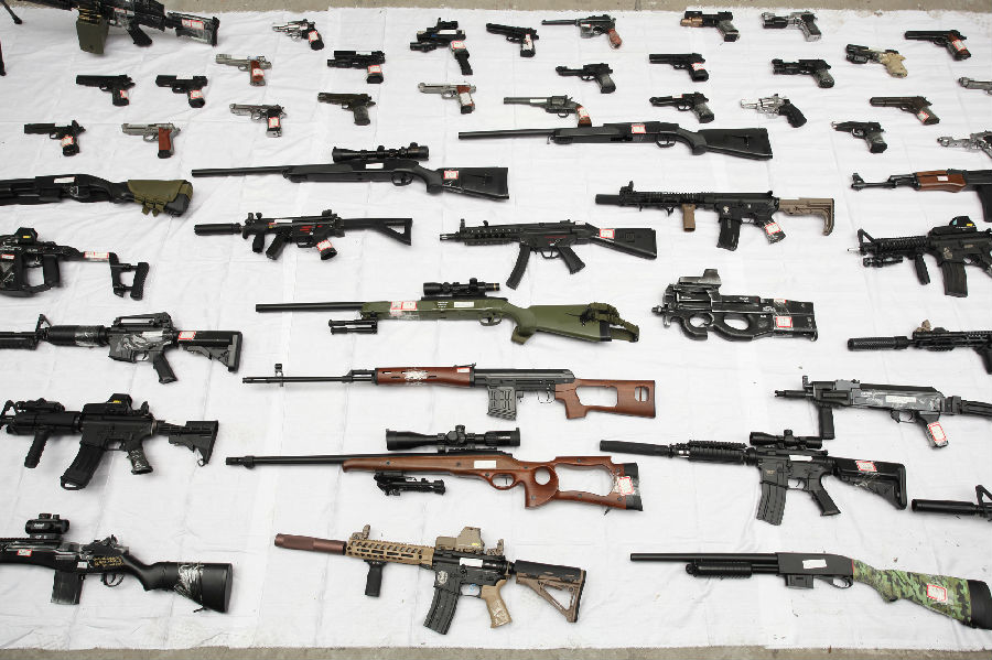 胆大微商居然卖真枪 杭州警方铲除多个网络贩枪团伙_新蓝网