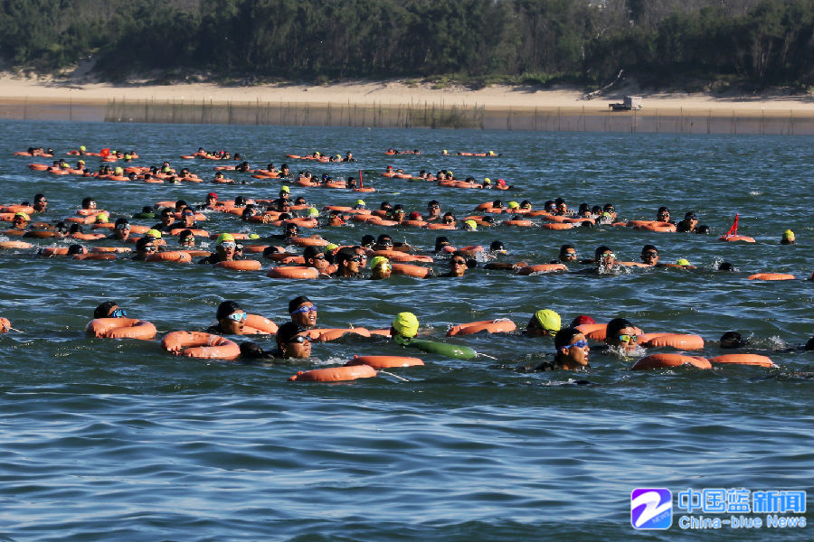 蜂之眼/直击三伏海训,战士后背被烈日晒爆脱皮(高清组图)