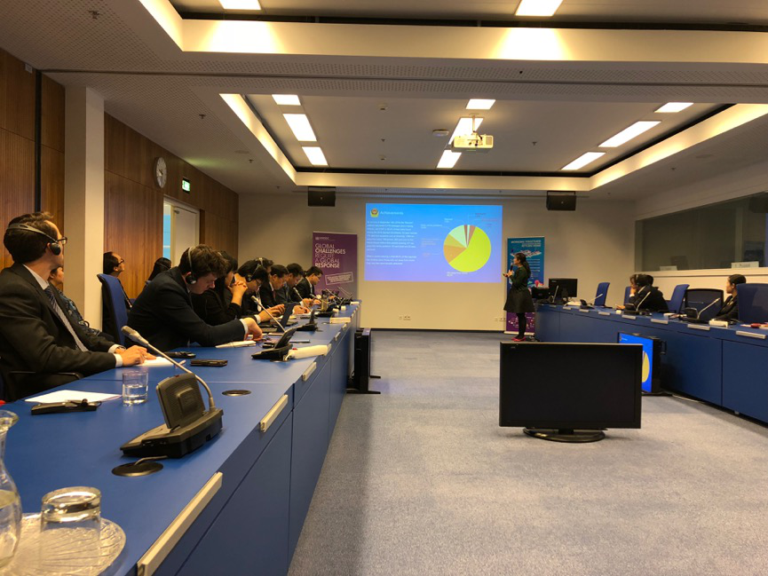 图说:公安部刑事侦查局打拐办副主任孟庆甜介绍团圆系统