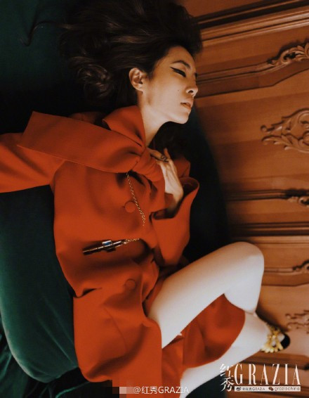 天后即将出道20年!蔡依林复古美艳风亮相杂志封面