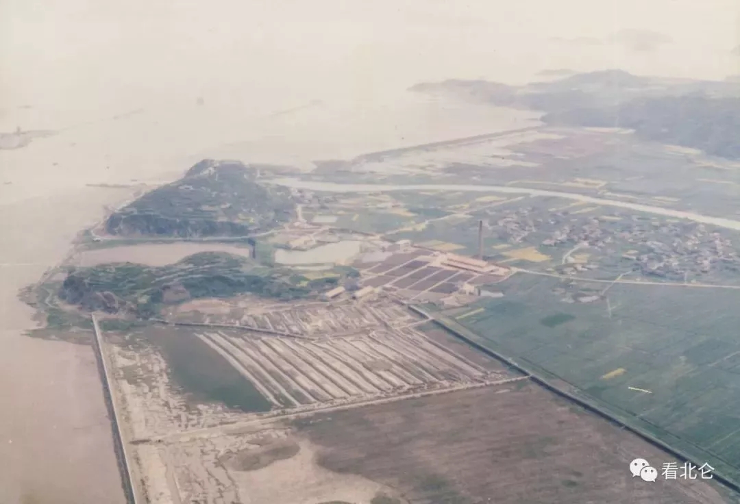 1984年,宁波经济技术开发区甬江南岸小港区域原貌