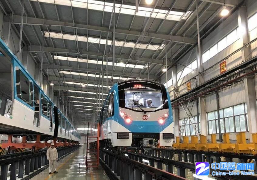 杭州地铁5号线新车型亮相!最多可载2200多人