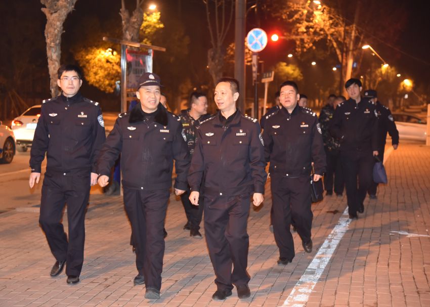 市局党委副书记,常务副局长 李泽福