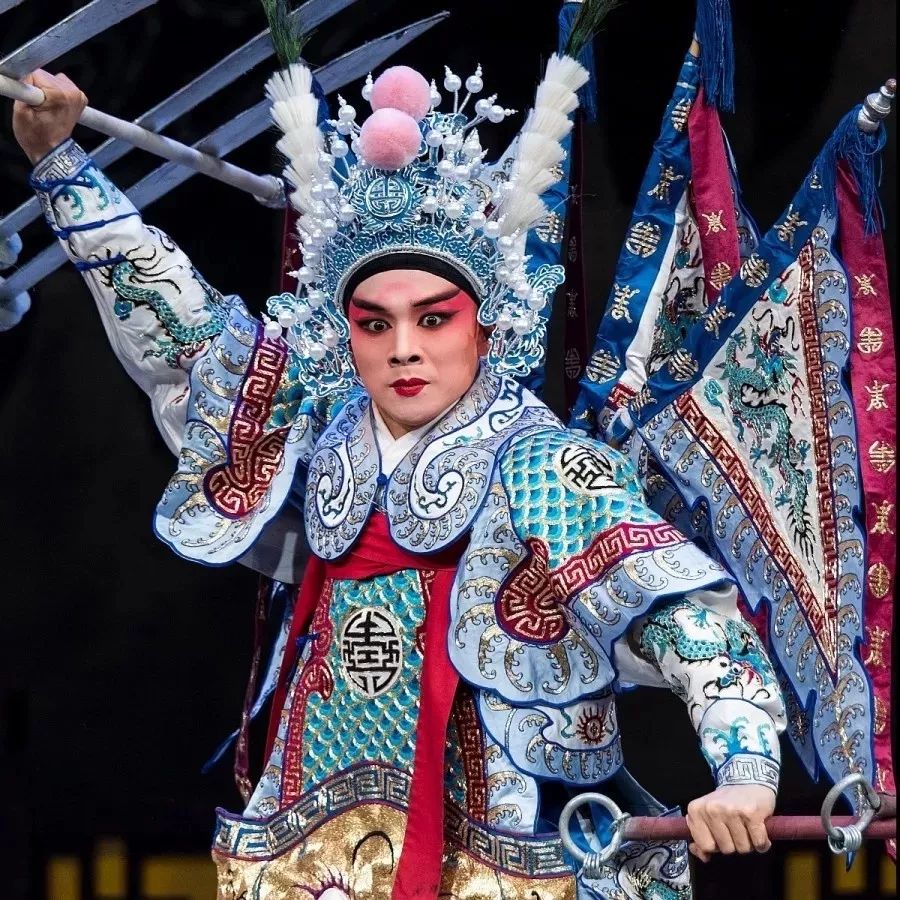 你拍的这张照片可能值2000元,而且在情人节这天.