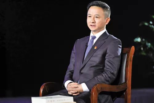 【书记访谈】桐乡市委书记盛勇军:做正能量的"发光体",做新时代的追梦