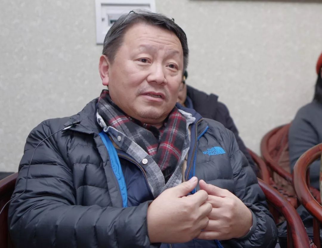 中国台南艺术大学视觉艺术学院院长张清渊在湖南省湘绣研究所座谈会上