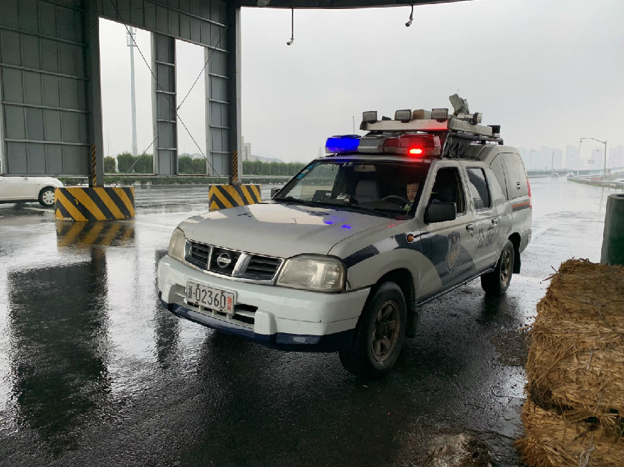 新春走基层:值班室里的故事(七)守护27公里安全的移动值班室 - 手机新