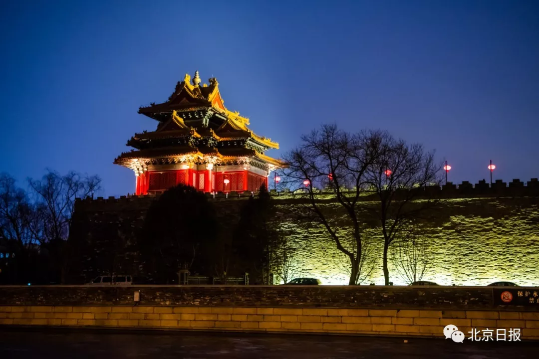 故宮神武門流光溢彩.圖片來源:北京日報