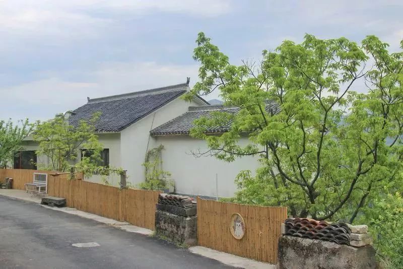 地址:临安区龙岗镇相见村