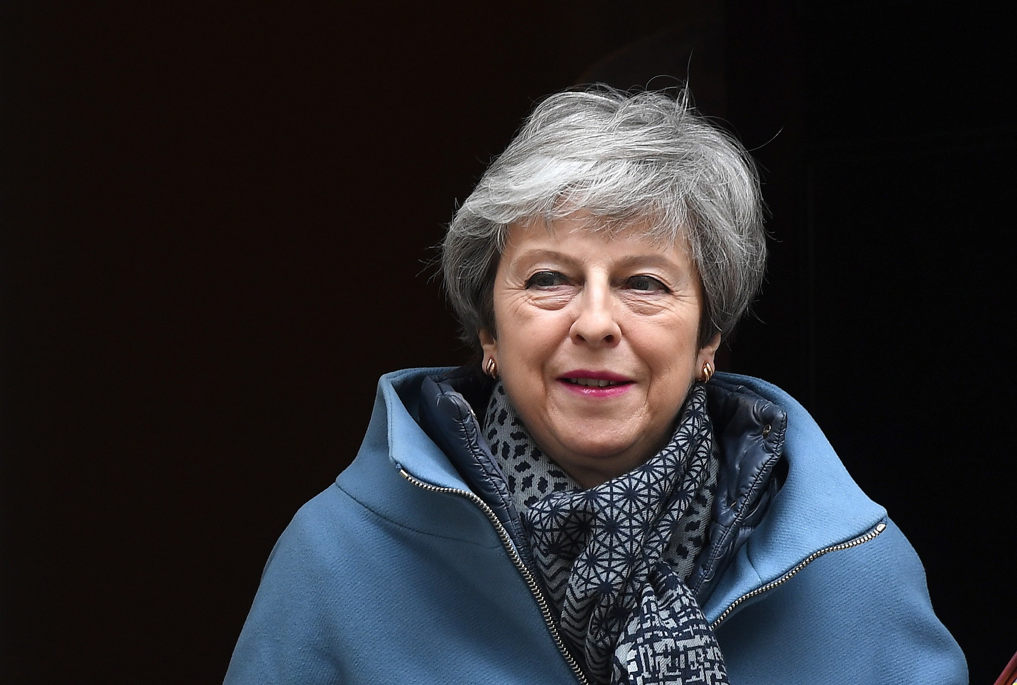 英国前首相卡梅伦:后悔举行"脱欧"公投 对国家感到抱歉