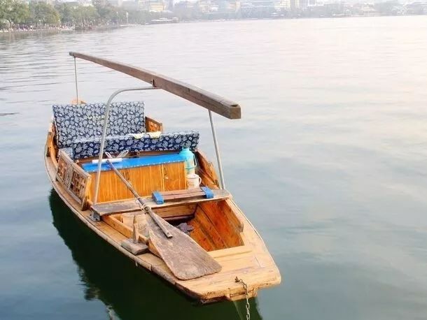 实用贴 | 西湖手划(摇橹)船乘船攻略,这一篇就够啦!_新蓝网