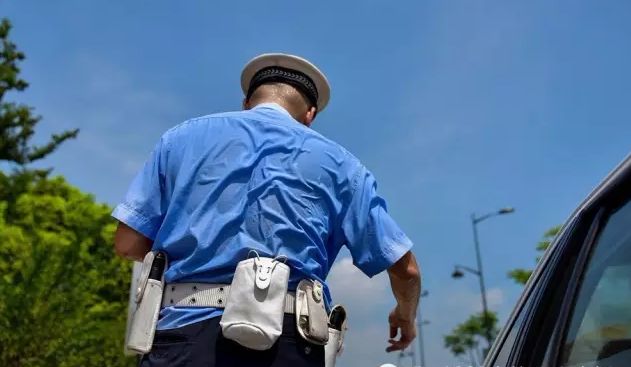 突发!杭州东湖高架一名辅警被撞牺牲