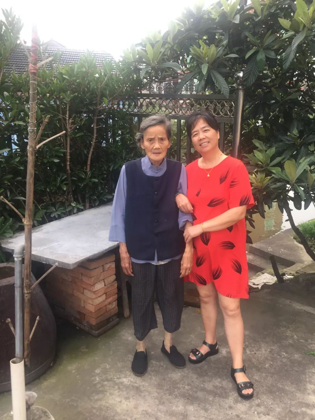 余杭59岁阿姨生活"抠门" 却拿出5万积蓄送给陌生人!