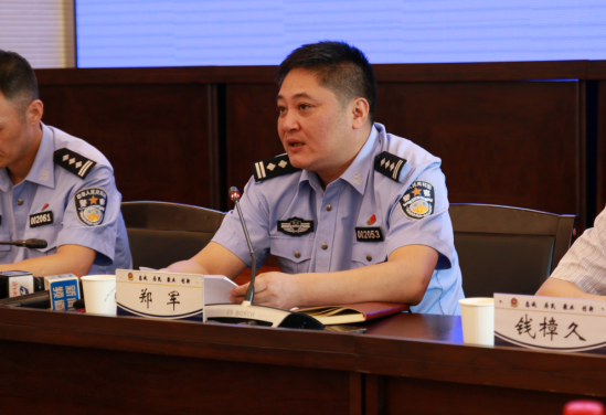 8月1日起 浙江省境内高速公路将施行危化品运输车辆夜间限时通行!