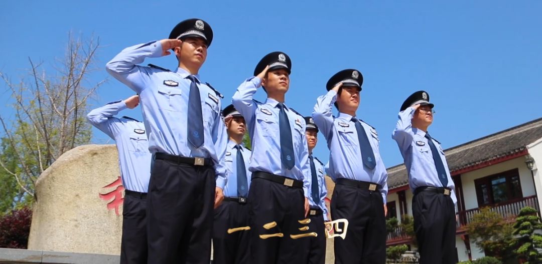 警察版《咱当兵的人》,有啥不一样?