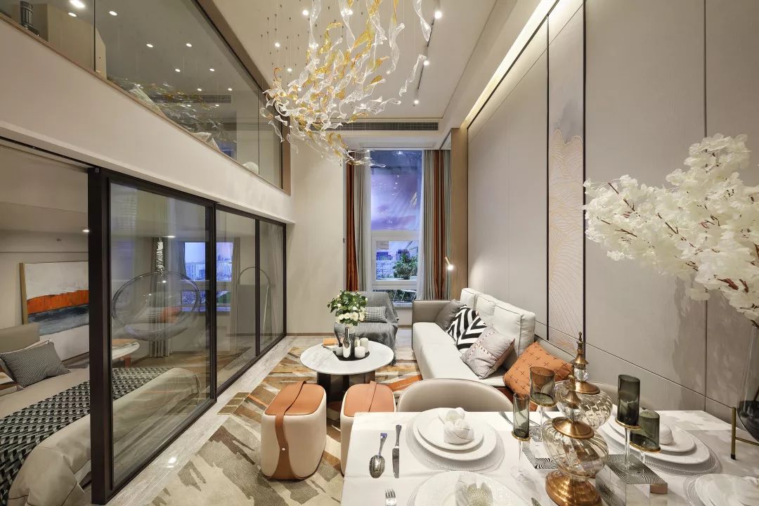 华家池·印公馆作为武林豪宅区内的墅质loft,没有趋同于当下流行的"双