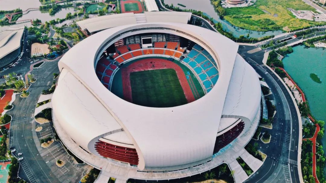 来源:湖州发布 编辑:梅菁晶 2019年8月,摄于湖州奥体中心 摄影