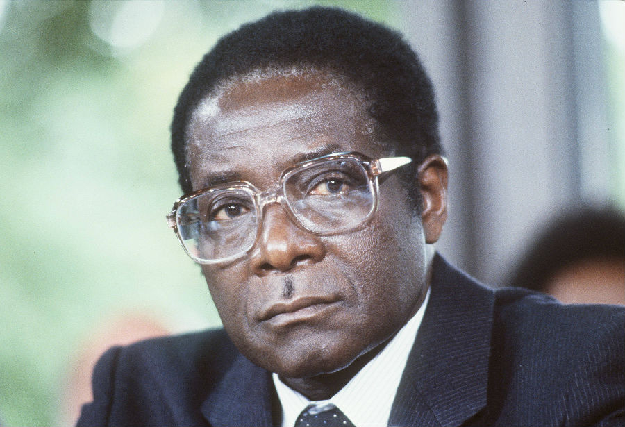 津巴布韦前总统穆加贝遗体运抵首都哈拉雷 14日举行国葬