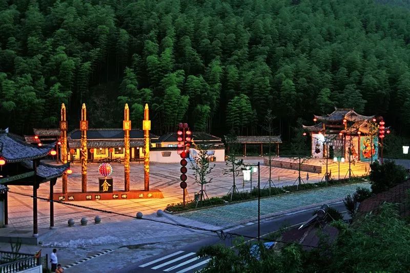 经典1958等一批文旅融合领头项目,推出安吉竹乐,安吉竹叶龙等地方特色