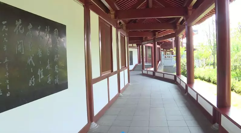 李白纪念馆,天姥阁,见证 李白纪念馆的回廊内,留有多幅与新昌有关的