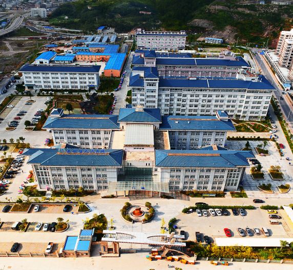 曾经"教育落后"的泰顺, ▲泰顺县第三实验小学效果图 从1957年的全县