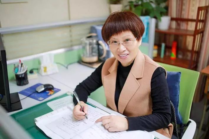 处州名师甘为泥土育芬芳平淡之中绽珠光记2019年全国优秀教师王莲英