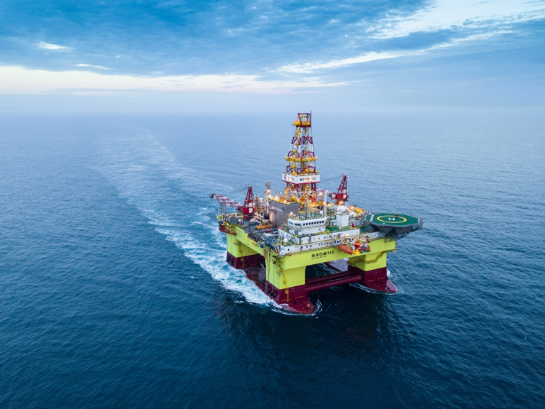 深水半潜式钻井平台海洋石油982