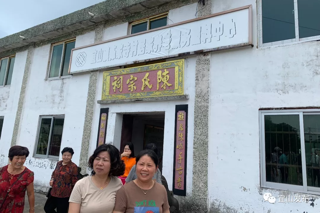 四子刘亚军现为硕士,是美国一电脑公司工程师,五子刘亚武现为大校