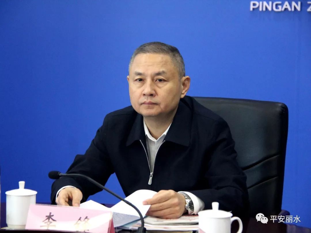 李锋在市委政法委机关主题教育专题学习会上强调坚持共建共治共享聚焦