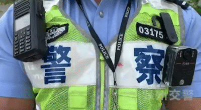 温州公安交警设立"铁男热线",直接连线群众投诉的车辆车主实行"在线