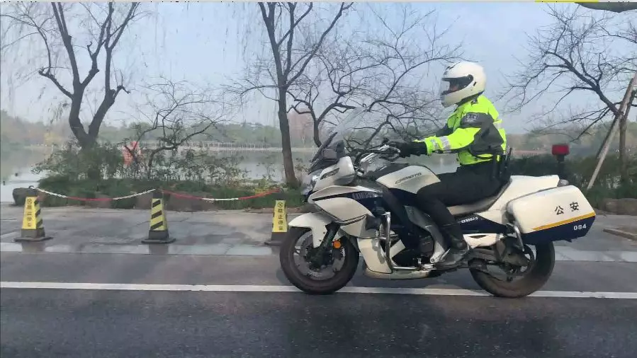 杭州交警铁骑队:做每一位交通参与人的守护者