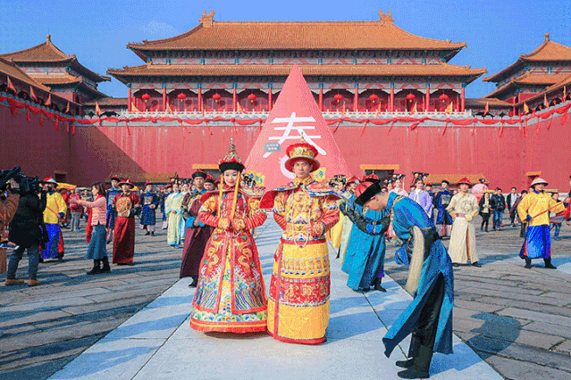 百官朝贺祈福大典——大年初一至十五早上 8:30,祈福大典百官朝拜