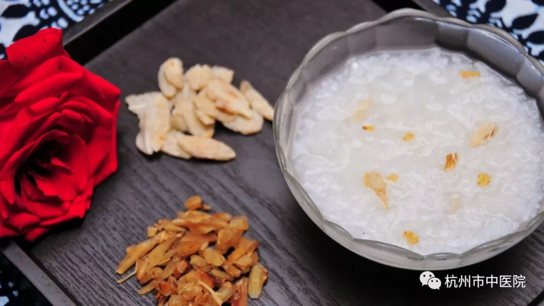 配方:天冬10克,麦冬10克,粳米50克,冰糖适量.