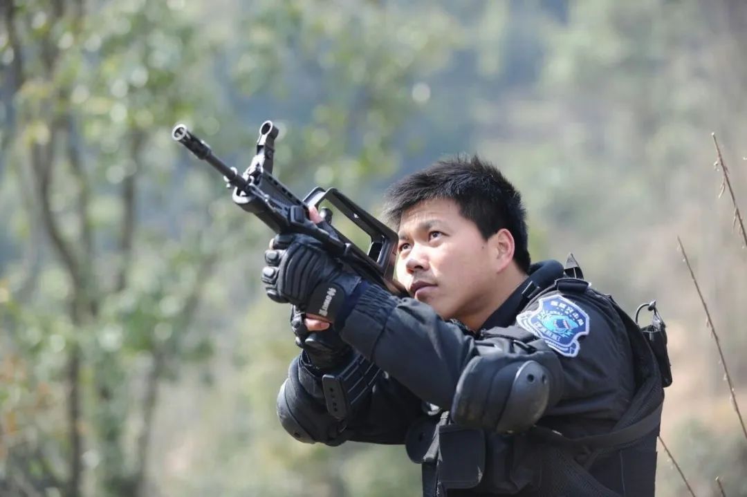 请收下这波猝不及防的狗粮:特警是什么? 嫁给你后我知道了!