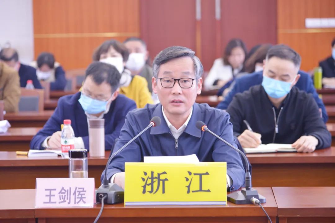 省民政厅迅速贯彻落实民政部清明节祭扫工作电视电话会议精神