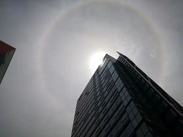 今天杭州,温州出现日晕 网友表示已热晕而晴热高温模式才刚开启