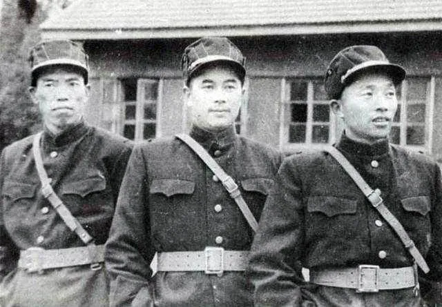 朝鲜人民军军服变迁图片